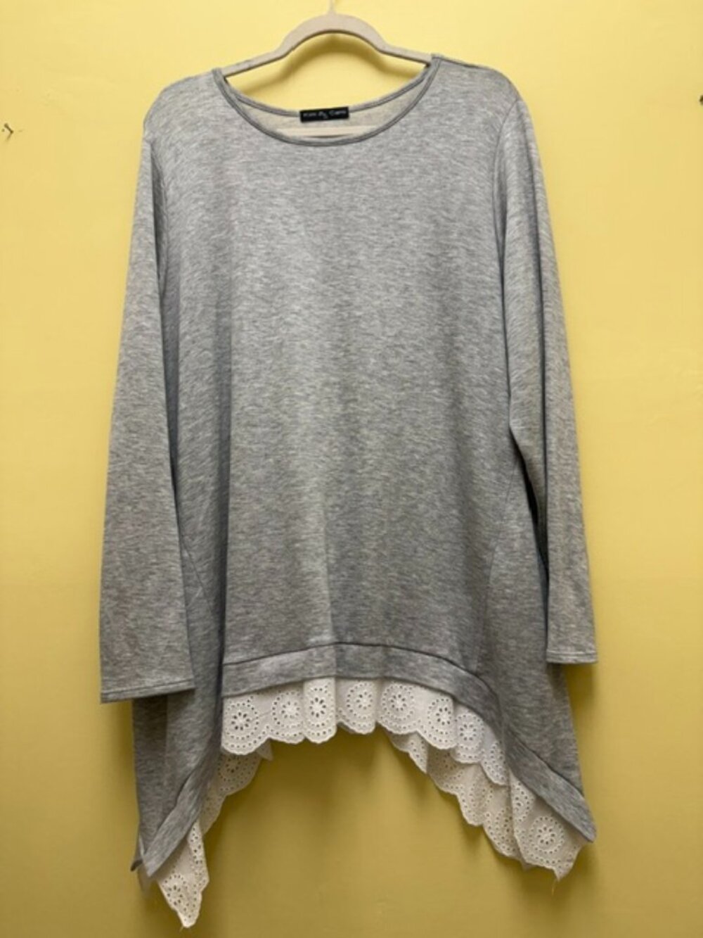 Kim & Cami Women's 2XL Heather Grey SharkBite Tunic with eyelet Lace trim
